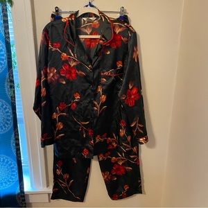 Silky Pajama set size large